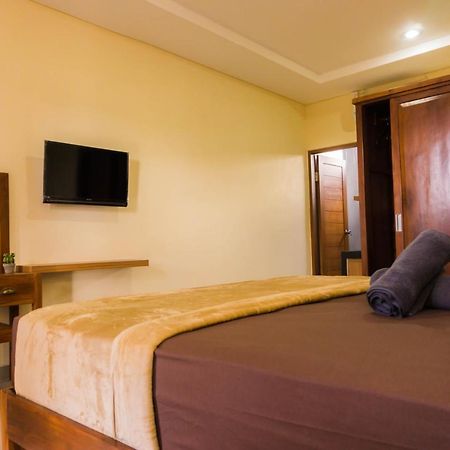 Cakra House Hotel Denpasar  Exterior photo