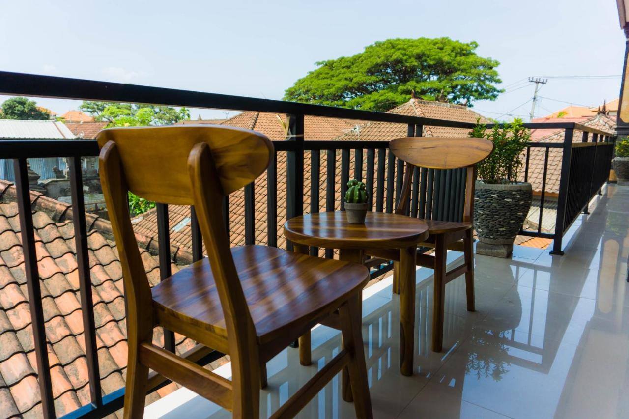 Cakra House Hotel Denpasar  Exterior photo