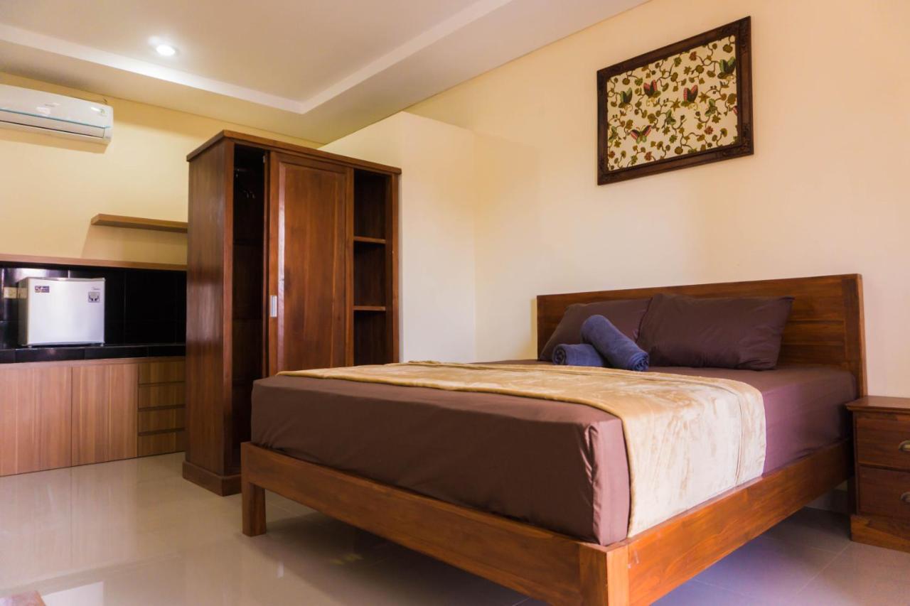 Cakra House Hotel Denpasar  Exterior photo