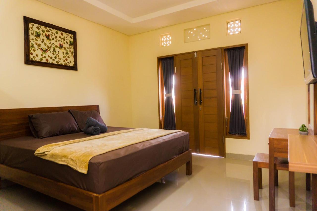 Cakra House Hotel Denpasar  Exterior photo